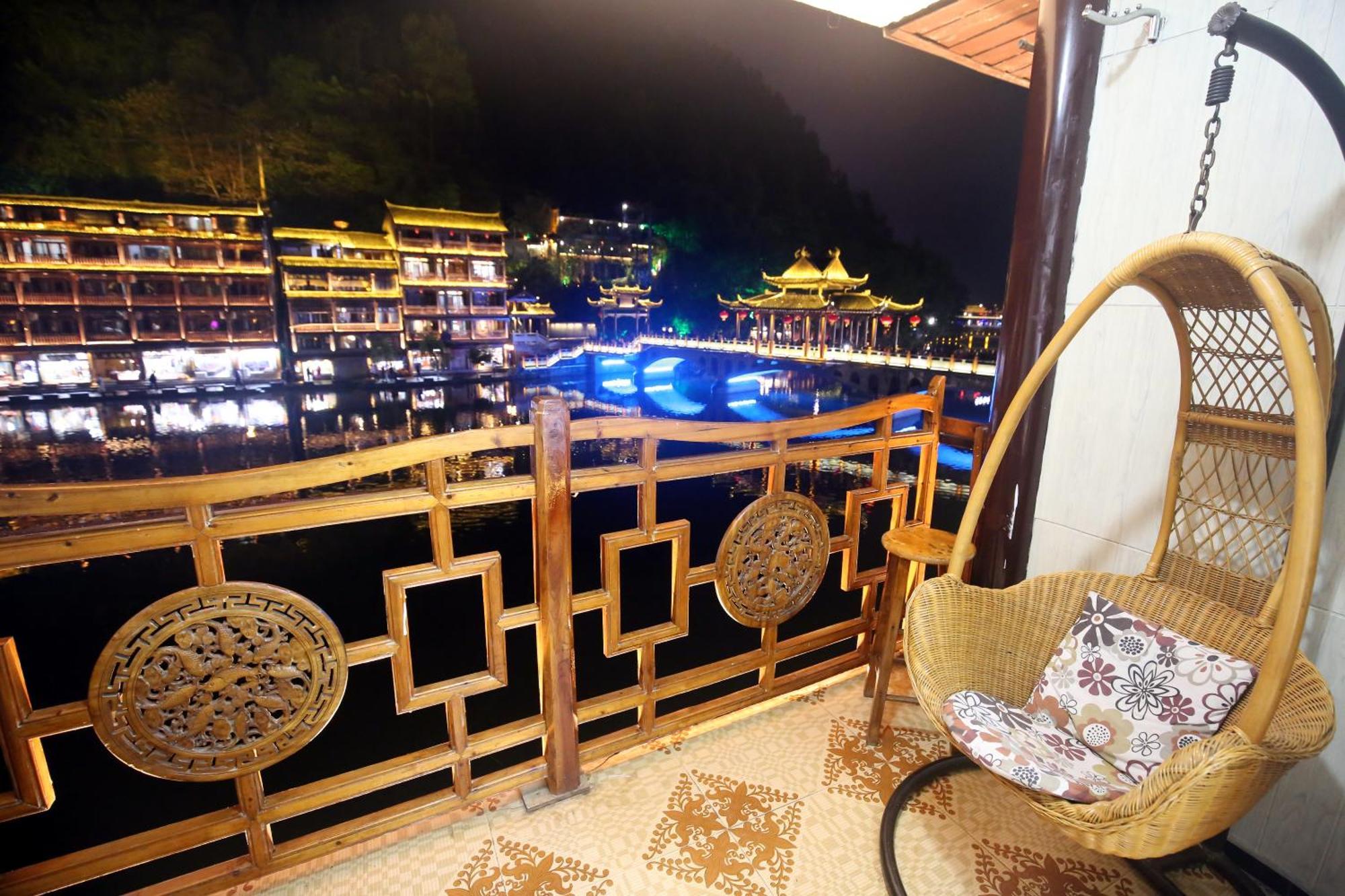 Lqj Riverside Guest House Fenghuang Exterior foto