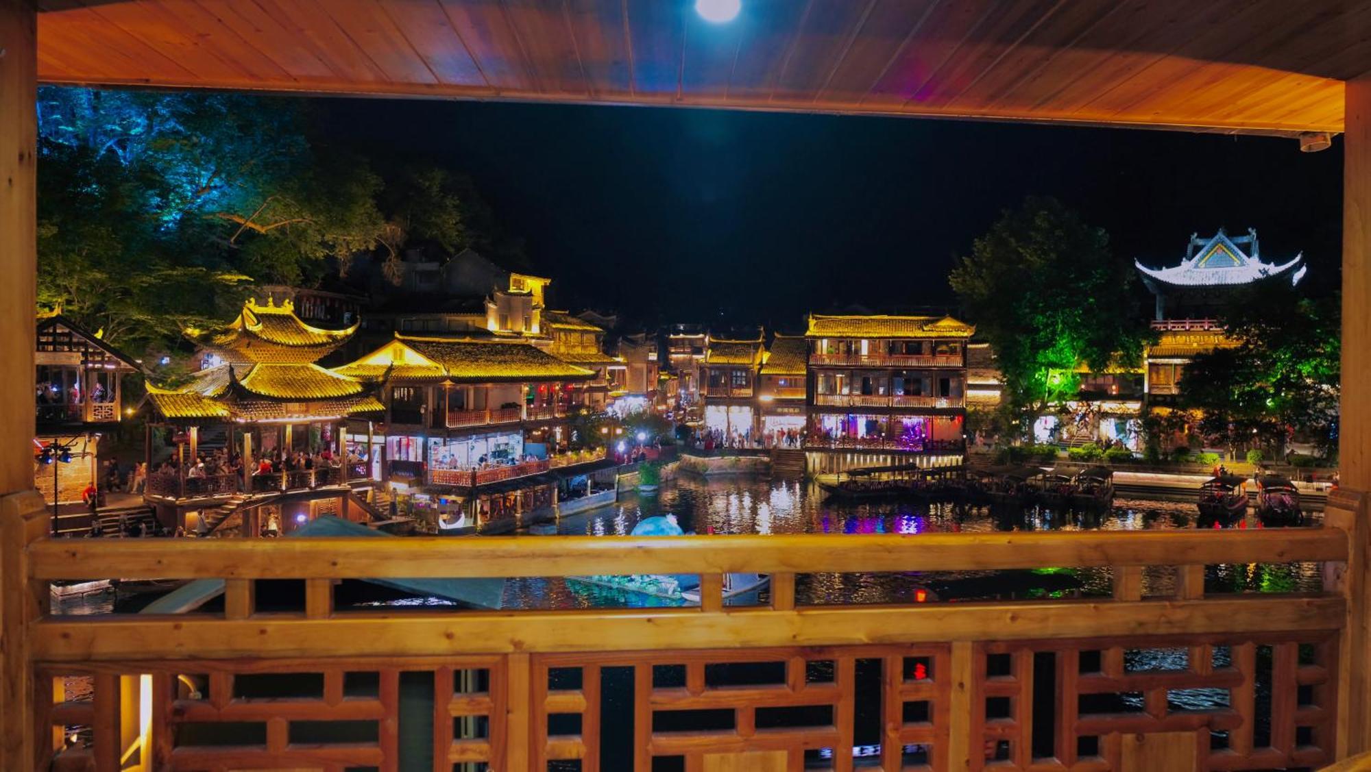 Lqj Riverside Guest House Fenghuang Exterior foto