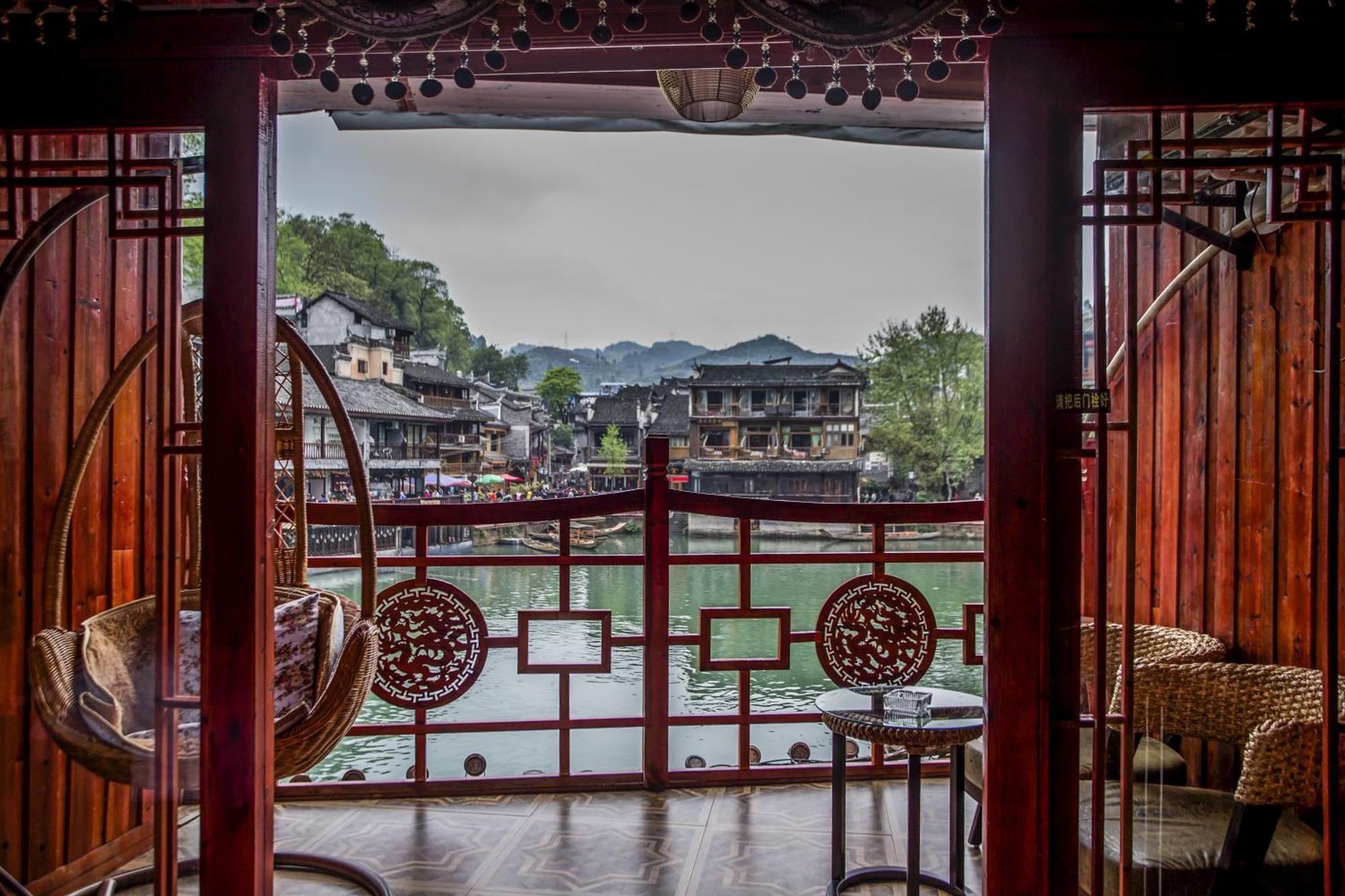 Lqj Riverside Guest House Fenghuang Exterior foto