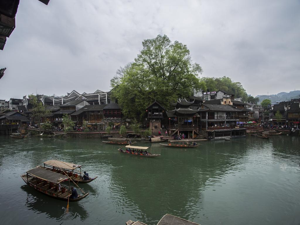 Lqj Riverside Guest House Fenghuang Exterior foto